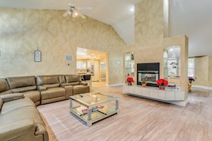 House (4 Bedrooms) | Interior