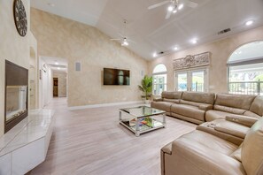 House (4 Bedrooms) | Interior