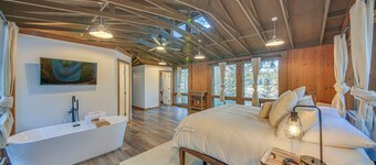 Bonners Ferry Cabin w/ Wraparound Deck & Views!