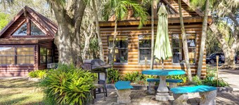 Okeechobee Cabin w/ Patio & Community Pool!