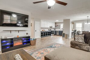 Living area - Secluded Hazel Green Home w/ Yard! (Hazel Green)