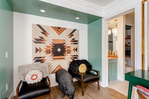 Interior - NEWLY RENOVATED! Vibrant Exciting Nash Condo+ Pool (Nashville)