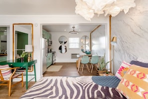 Desk, iron/ironing board, WiFi - NEWLY RENOVATED! Vibrant Exciting Nash Condo+ Pool (Nashville)
