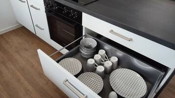 Kühlschrank, Ofen, Herdplatte, Geschirrspüler