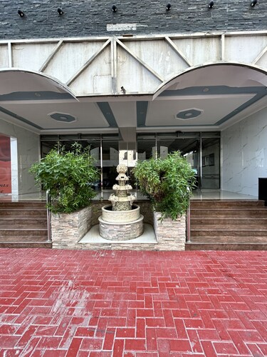 Deluxe Shared Master Bedrooms in Deira 