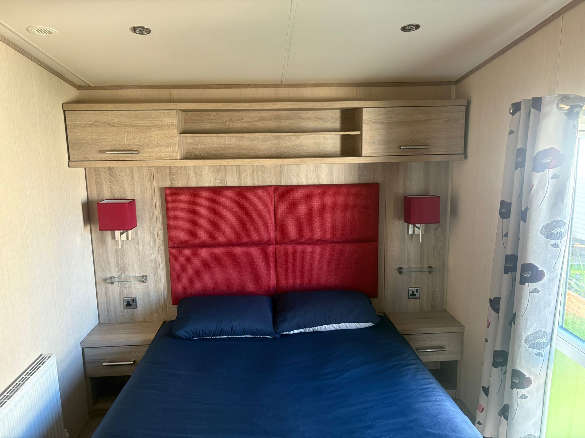 2 slaapkamers, een strijkplank/strijkijzer, reisbedje, gratis wifi