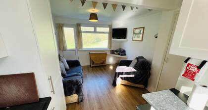 2 Bedroom Chalet SB177, Sandown, Isle of Wight, Free Wifi