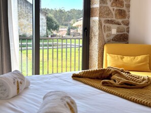 1 bedroom, WiFi, bed sheets - Chambre privée au sud de Porto (romariz)