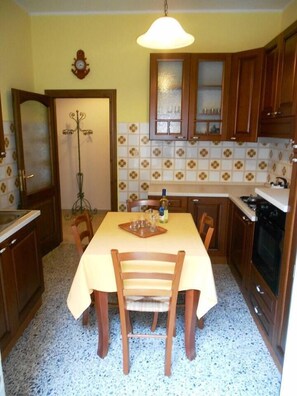 Fridge, oven, stovetop - CASA PINETA 3: flat convenient to the beach
 (Dorgali)