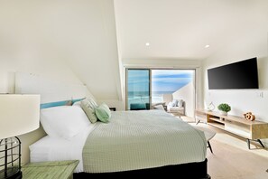 3 bedrooms, iron/ironing board, Internet, bed sheets - Oceanfront 3BD w/ Parking, Patio, BBQ, Great for the Whole Family! (San Diego)