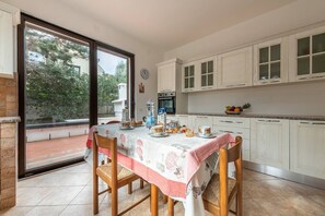Dining - VILLA LA FATA: sea view  (Punta de Su Turrione)