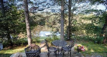 Tranquil Waterfront Cottage on Private Pond
