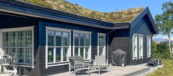 Awesome home in Stranda with WiFi