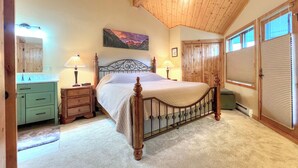 3 bedrooms, iron/ironing board, WiFi (free), bed sheets - Townhouse with the amazing views!  Garage, 3 bedroom, Hot Tub! (Mount Crested Butte)