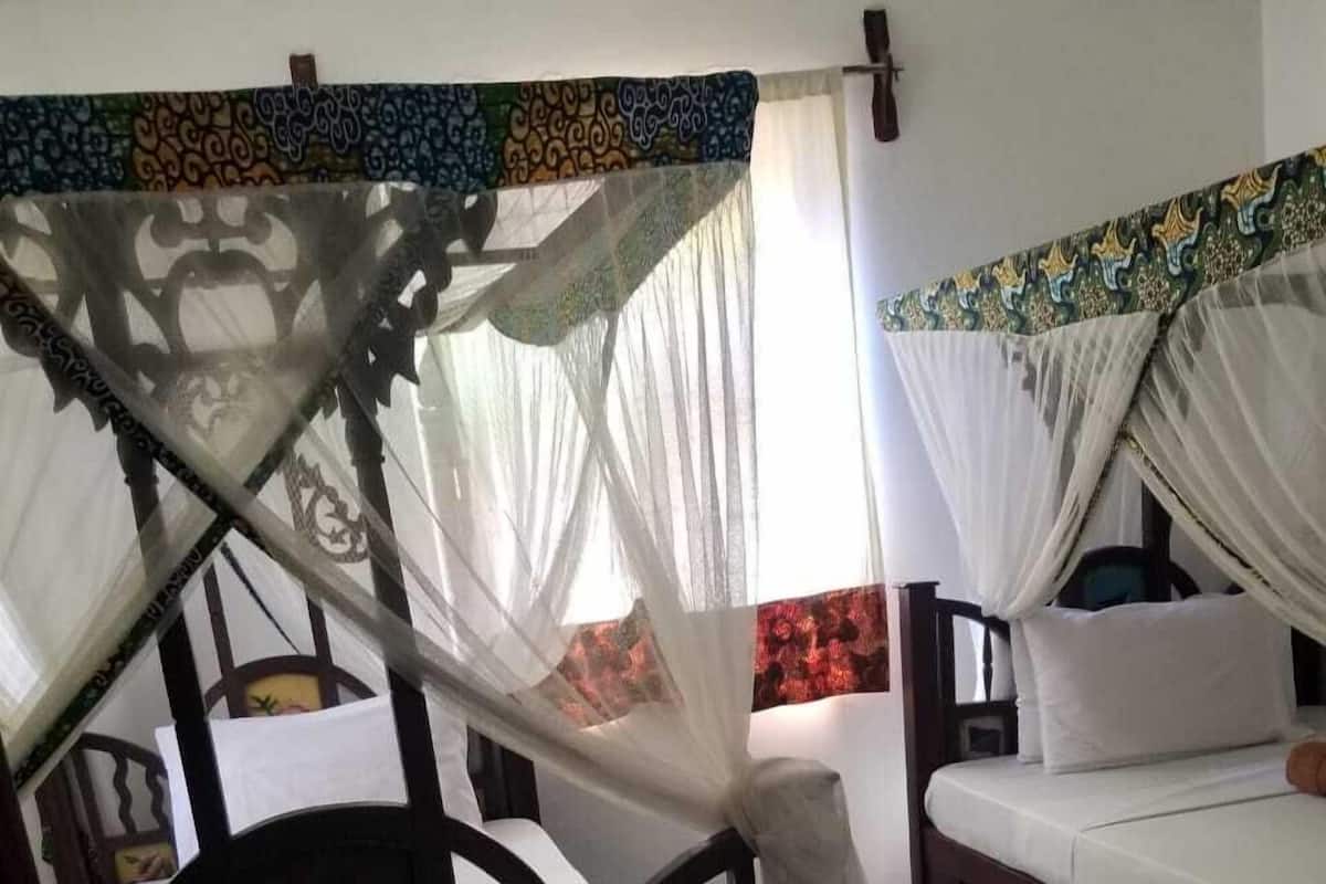 Free WiFi, bed sheets