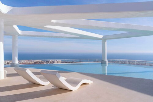 Gran Canet | Walk to Beach | Sea Views | Sauna+Gym