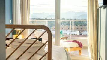 2 bedrooms, iron/ironing board, travel cot, free WiFi