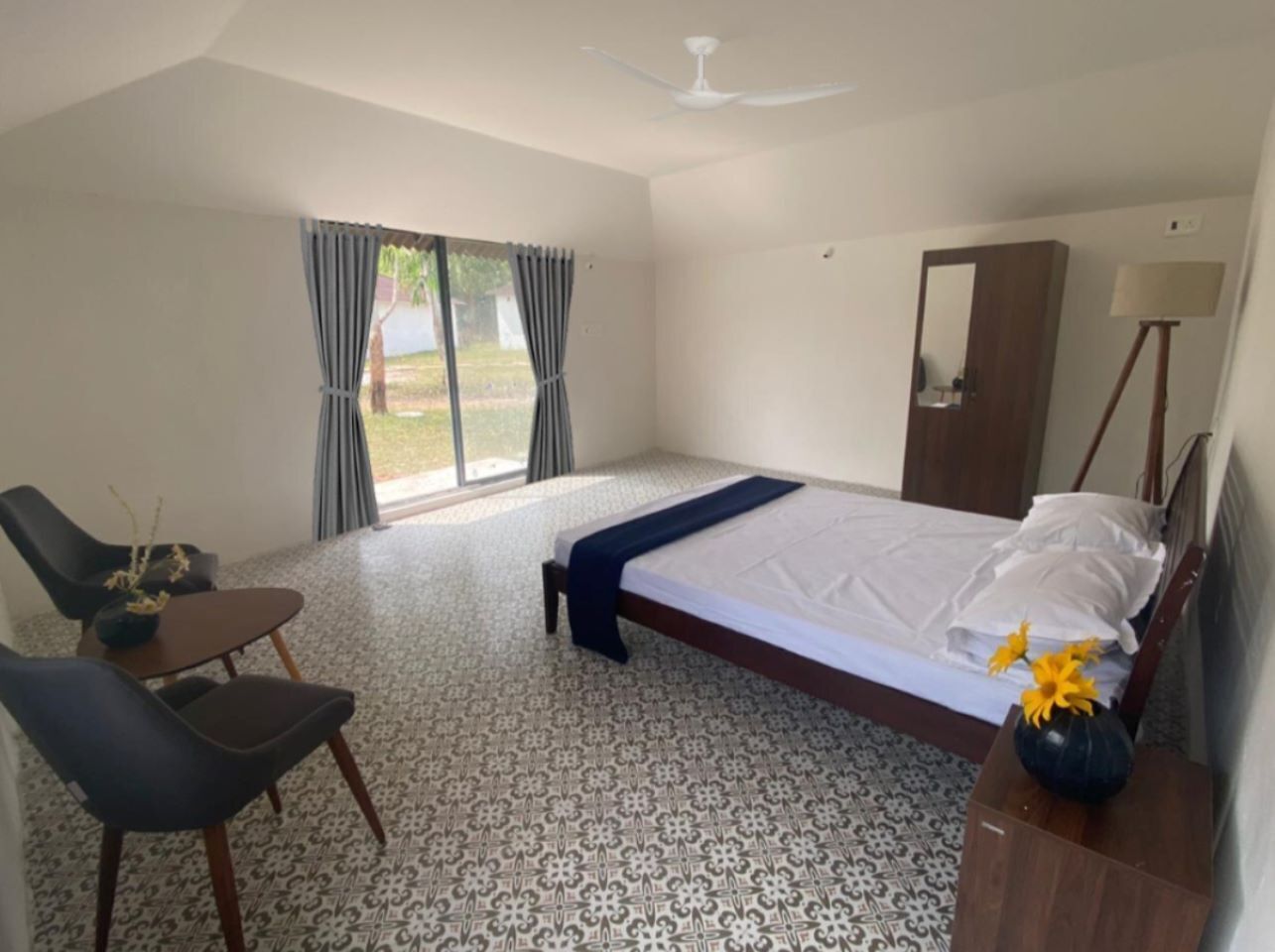 Deluxe Cottage | Memory-foam beds, free WiFi, bed sheets