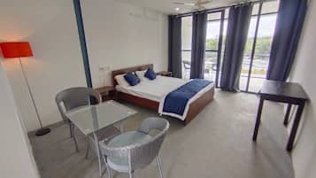 Deluxe Room | Memory-foam beds, free WiFi, bed sheets