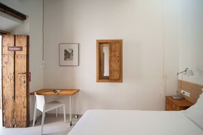 2 slaapkamers, een bureau, reisbedje, gratis wifi