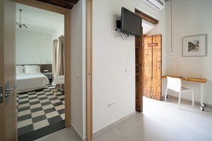 2 slaapkamers, een bureau, reisbedje, gratis wifi