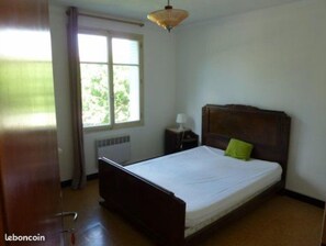 2 bedrooms, iron/ironing board, WiFi, bed sheets - Les Volets Bleus Quartier ST Ruf (Avignon)