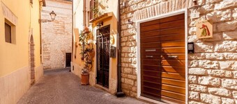 [★CENTER★] in square with parking, Climate & WiFi