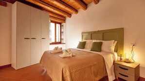 1 bedroom - [★CENTER★] in square with parking, Climate & WiFi (Sirolo)