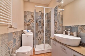 Bidet - [prati] Casa con Corte Wi-fi Garage Lettini (Roma)
