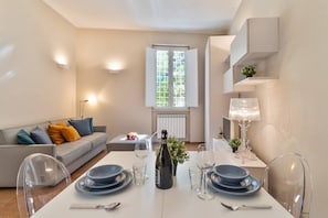 Living area - [prati] Casa con Corte Wi-fi Garage Lettini (Roma)