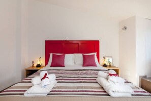 1 bedroom, WiFi, bed sheets - [★CENTER★] in square with parking, Climate & WiFi (Sirolo)