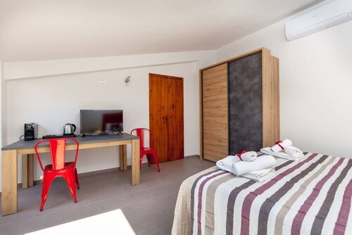 [★CENTER★] on the square with parking, air conditioning, and Wi-Fi  