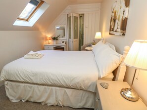 6 Schlafzimmer, individuell dekoriert, individuell eingerichtet