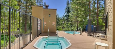 Bain à remous extérieur