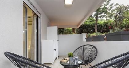 Mystique One Bedroom Apartment by BluPine