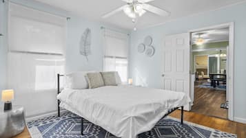 4 bedrooms, desk, iron/ironing board, travel cot