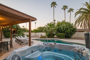 屋外ダイニングエリア