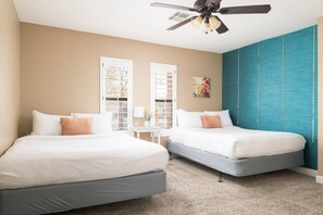 5 soveværelser, skrivebord, strygejern/strygebræt, weekendseng