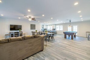 Games room - Scottsdale Palms | Pool+Spa+Putting+Fire Pit+MORE! (Scottsdale)