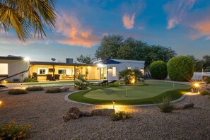 Exterior - Ultimate Scottsdale Getaway w/ Pool&Hot Tub+Sports (Scottsdale)