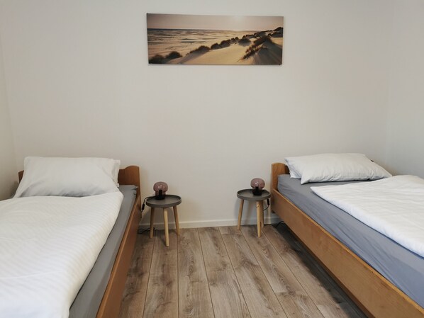 1 bedroom, travel crib, free WiFi, bed sheets - P2 Schönes Apartment in Fuldatal (Fuldatal)