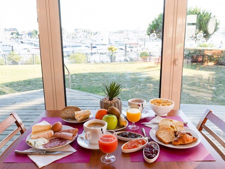 Daily buffet breakfast (EUR 13 per person)