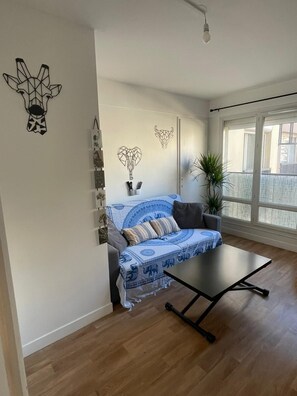 TV - Studio calme en bord de Seine (Alfortville)