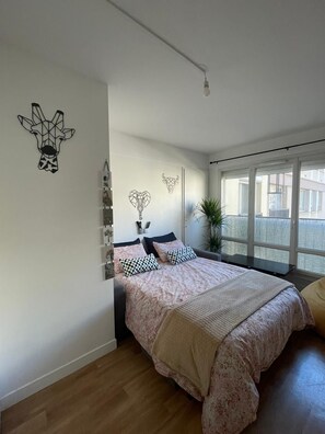 1 bedroom, WiFi, bed sheets