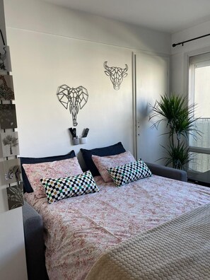1 bedroom, WiFi, bed sheets