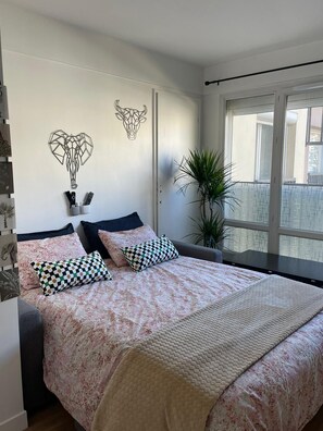 1 bedroom, WiFi, bed sheets