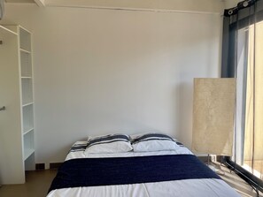3 habitaciones, tabla de planchar con plancha y wifi gratis