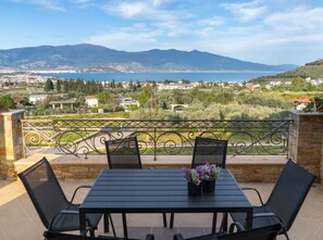 Panoramic Villa | Terrace/patio - Paul's American Mansion- Volos suburb (Volos)