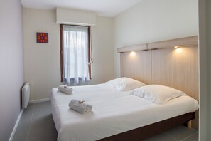 2 bedrooms, free WiFi, bed sheets - Résidence Henri IV (Clisson)