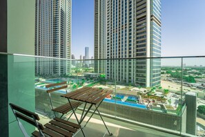 Classic Apartment | Balcony - Luxury StayCation - Fancy Apartment Connected To Burj Khalifa (Dubai)